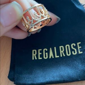 Regal rose ring